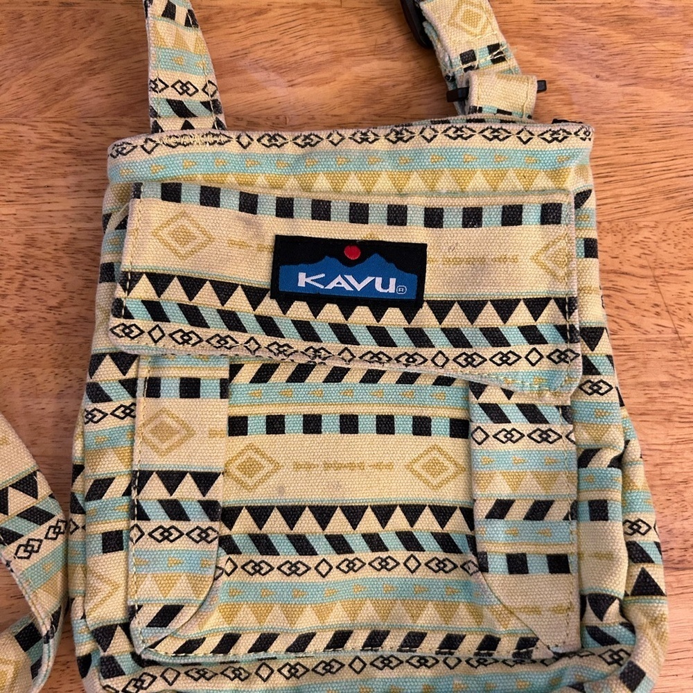 Kavu Beige, Black & Light Blue Geometric Crossbody Bag